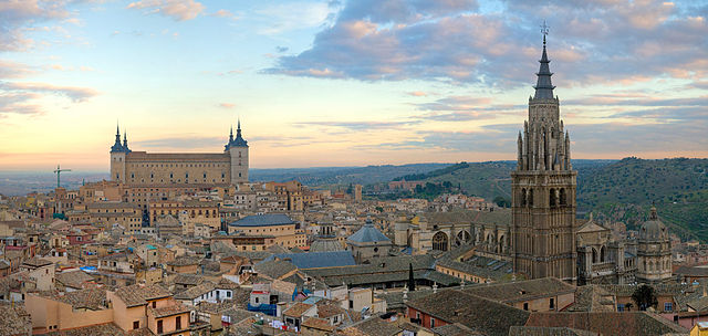 A panorama of the Toledo Skyline, one of the cities that the Dunwoody Study Abroad group will vista. Image credit: Photo by DAVID ILIFF. License: CC-BY-SA 3.0  