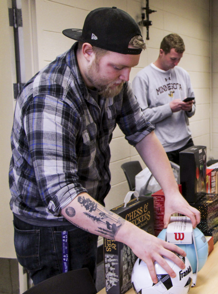 Dunwoody students do good this holiday season Dunwoody College News